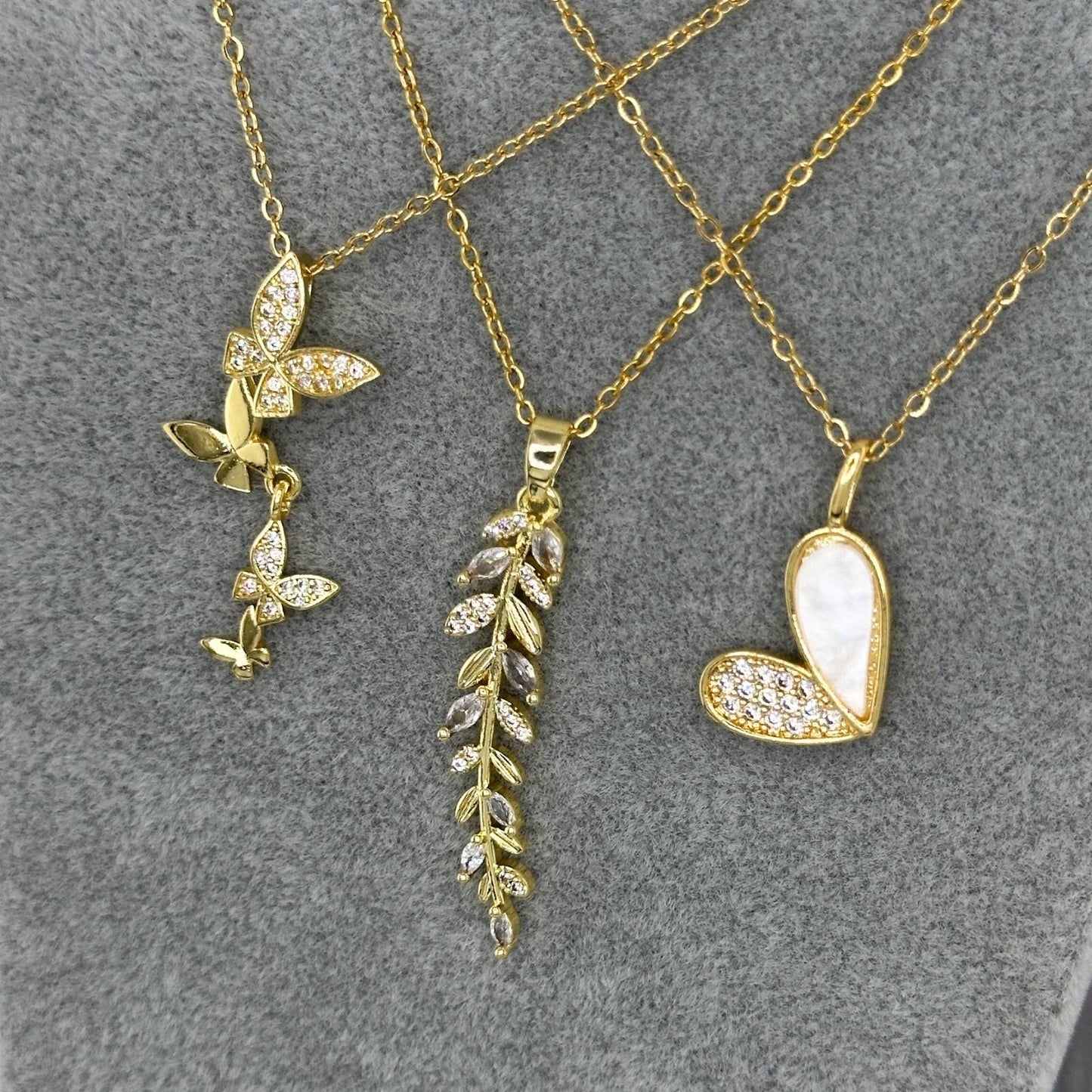 BUTTERFLIES NECKLACE, 18K GOLD PLATED STEEL