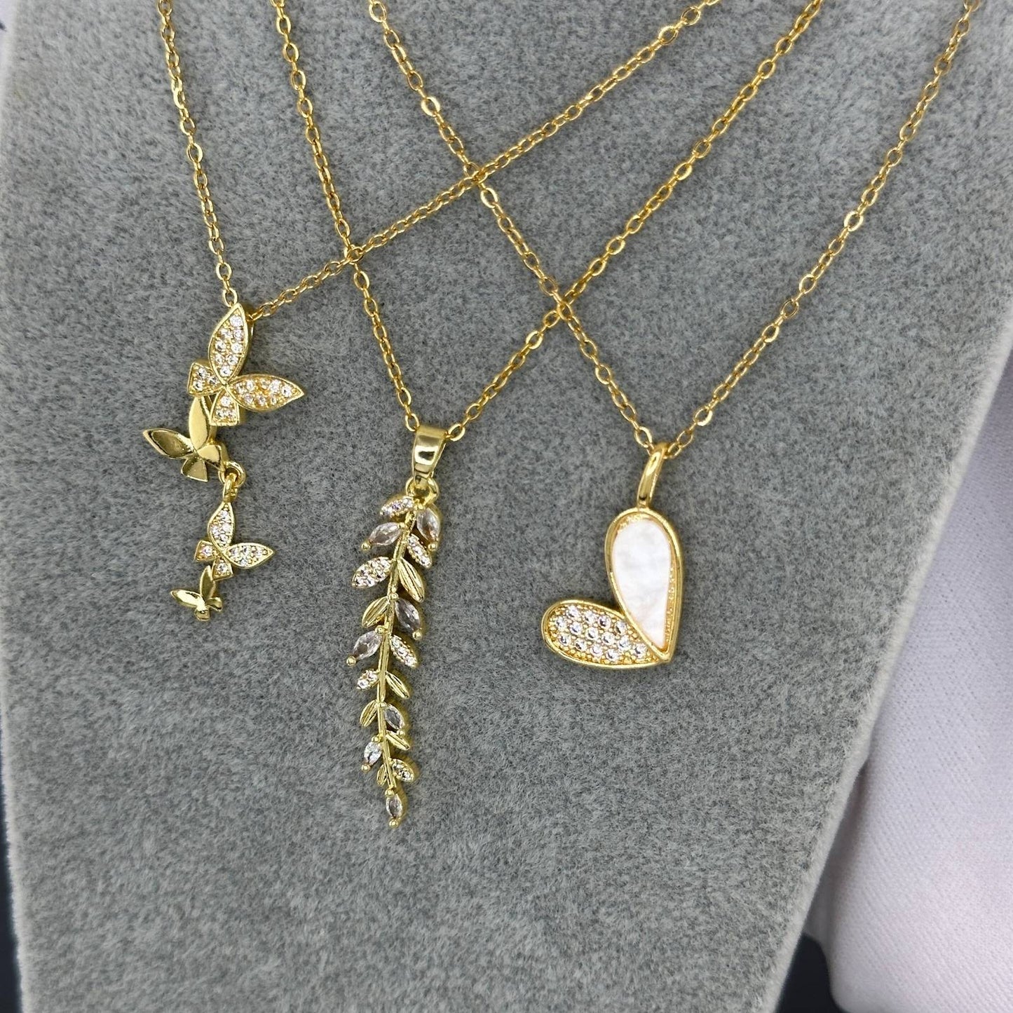 BUTTERFLIES NECKLACE, 18K GOLD PLATED STEEL