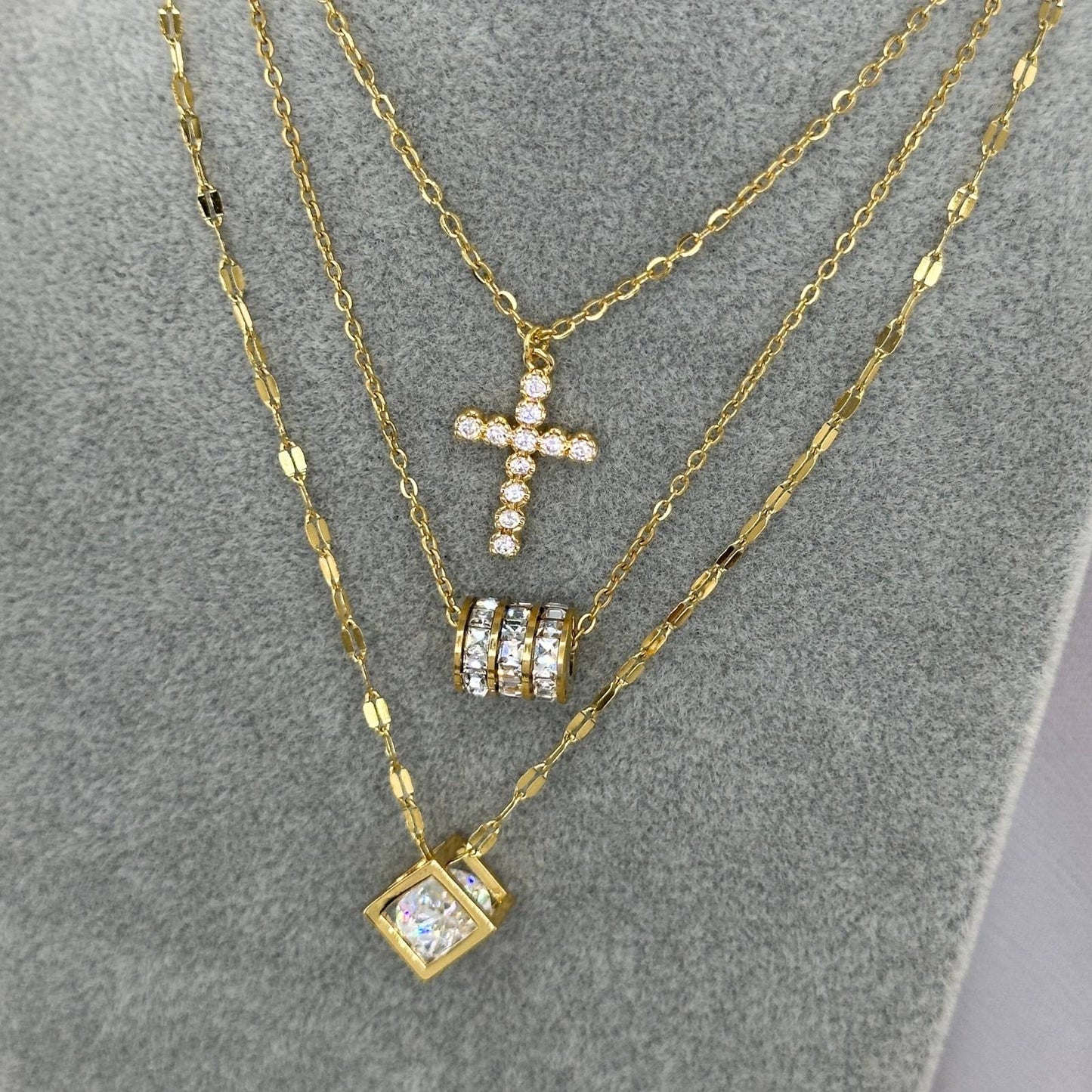 INNER GLOW CUBE NECKLACE, 18K GOLD PLATED STEEL