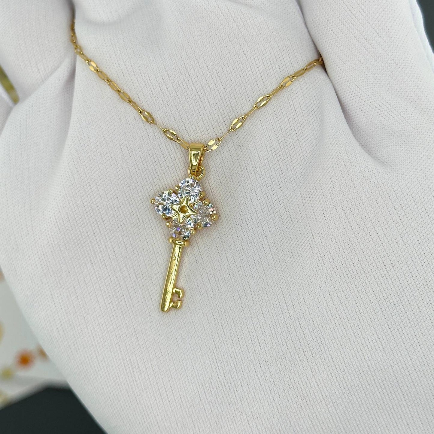 KEY NECKLACE, 18K GOLD PLATED STEEL