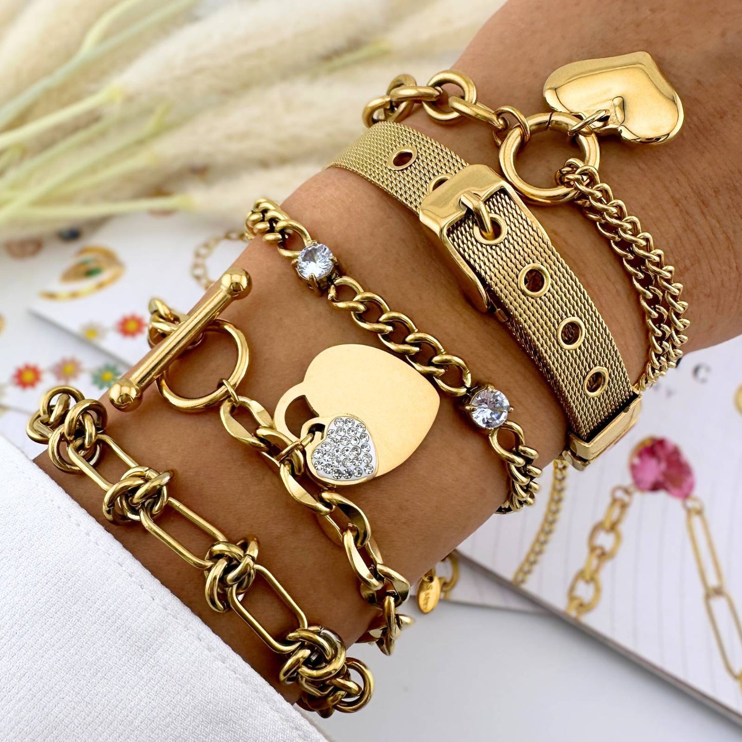 ETERNAL LOVE BRACELET, 18K GOLD PLATED STEEL