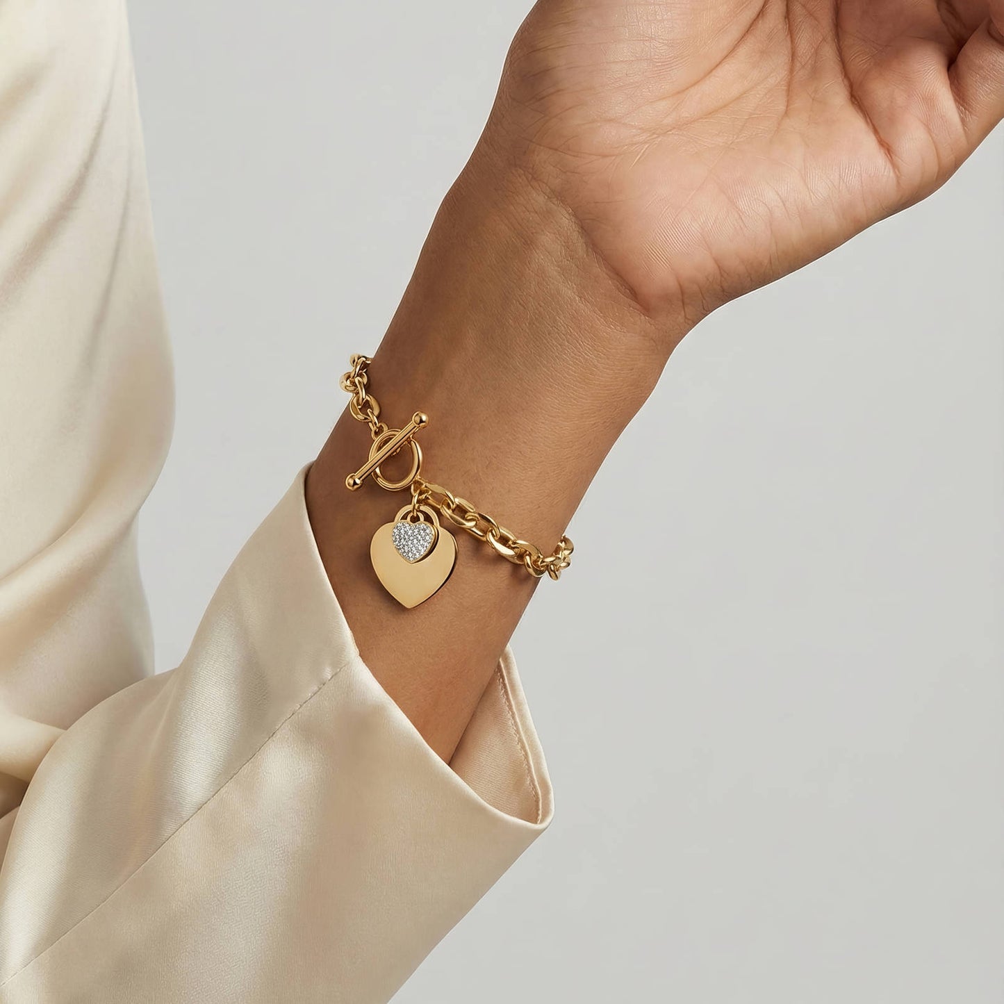 ETERNAL LOVE BRACELET, 18K GOLD PLATED STEEL